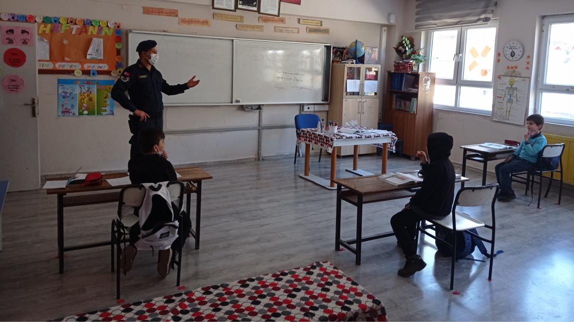 Muratlı Jandarma Karakol Komutanı Okulumuzu Ziyaret Etti